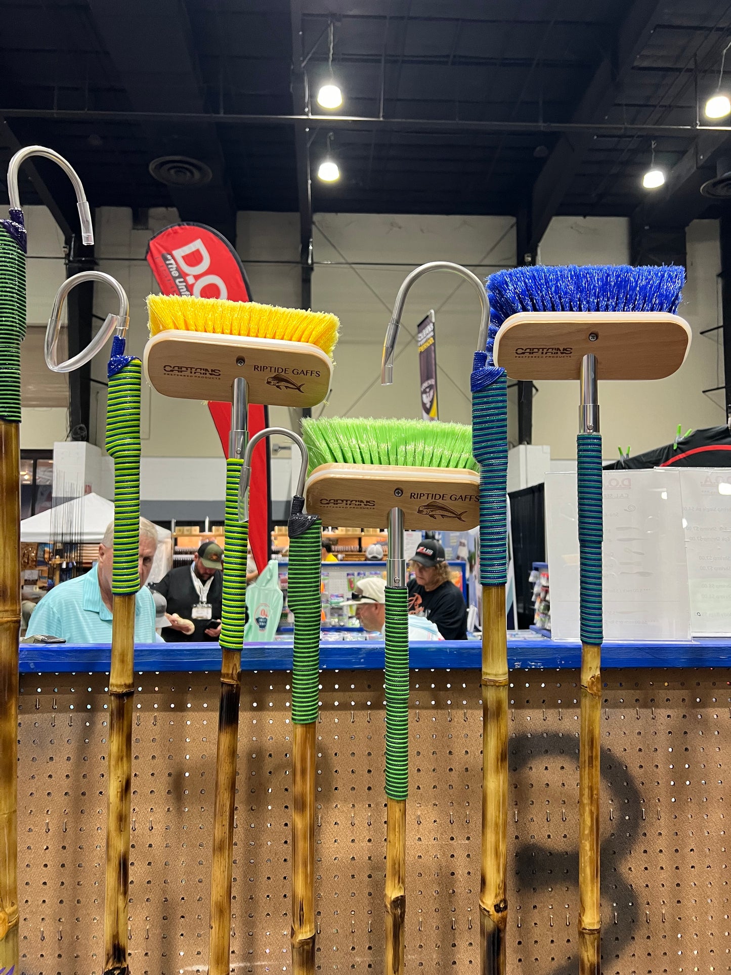 Calcutta Bamboo Boat Brush