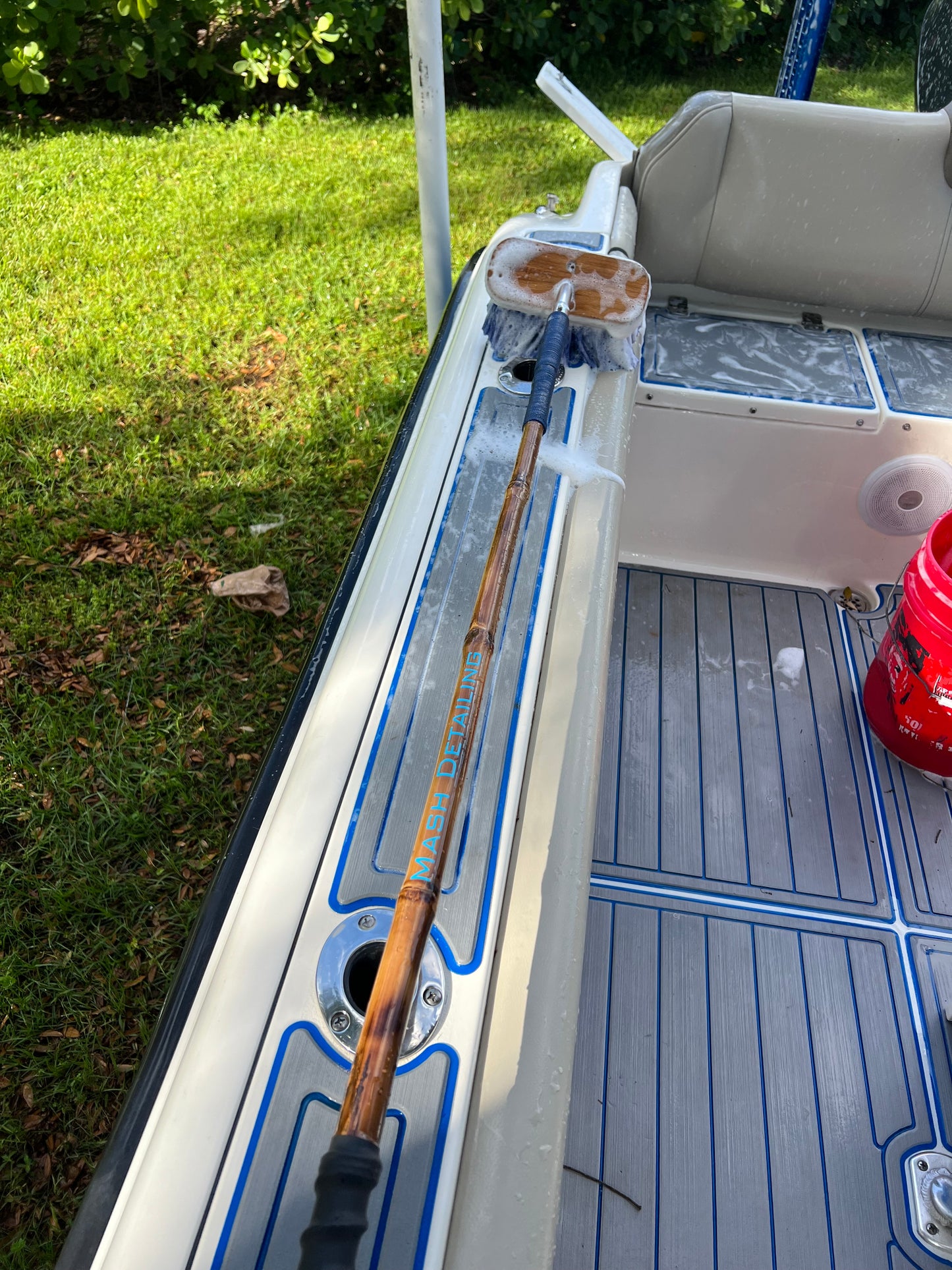 Calcutta Bamboo Boat Brush